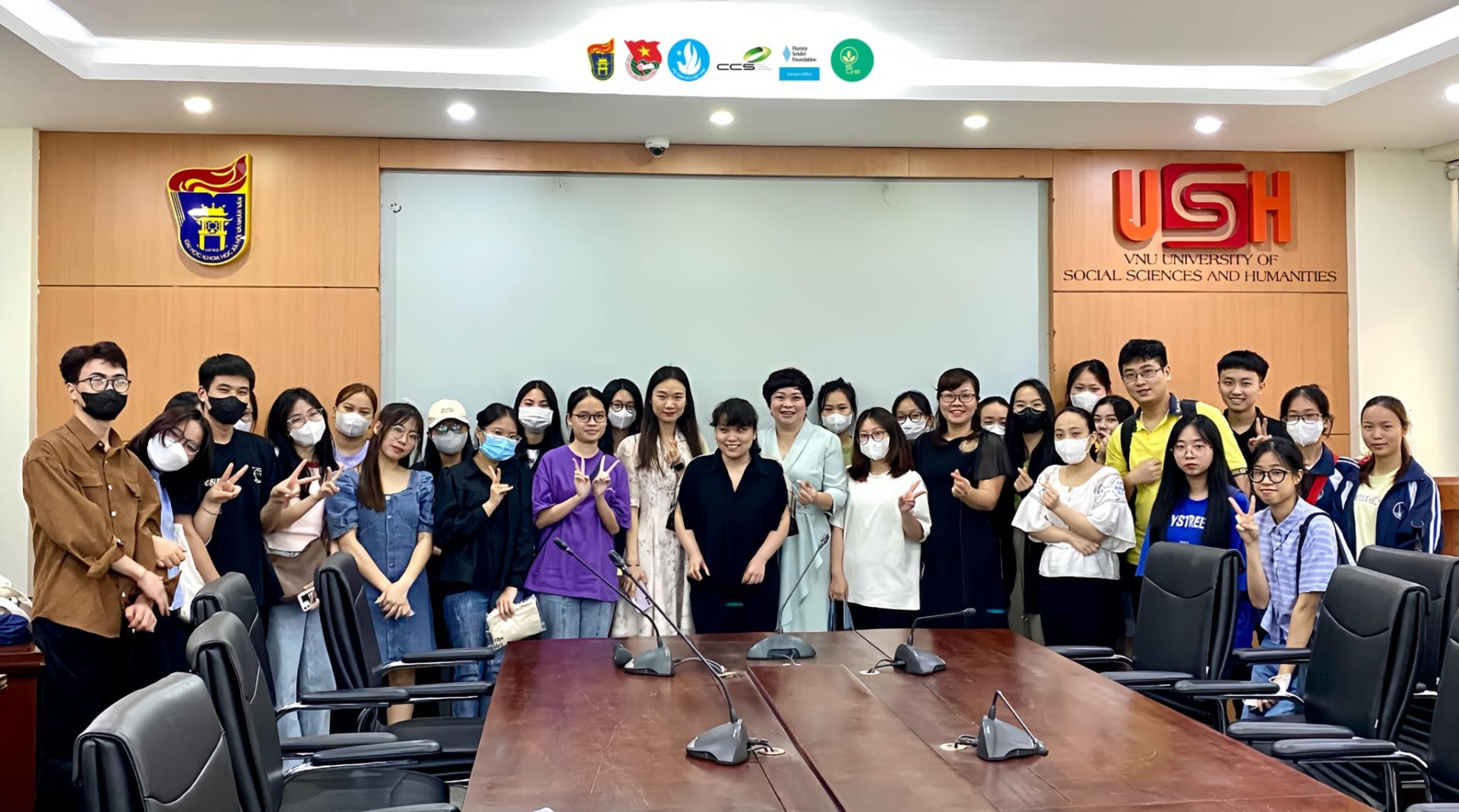 Twinkle Week 2023 - Chủ đề 2 “Hệ sinh thái khởi nghiệp: Các nguồn lực hỗ trợ sinh viên Việt Nam trong quá trình”