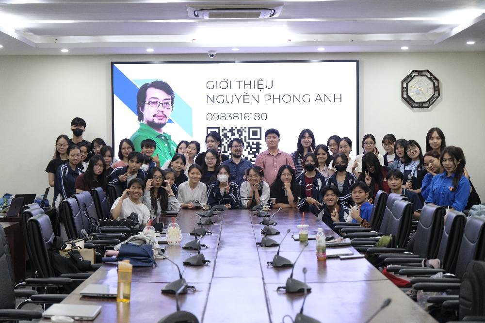 SỰ KIỆN "HANDS-ON AI: CÔNG CỤ VÀ KỸ NĂNG CẦN THIẾT CHO SINH VIÊN NHÂN VĂN"